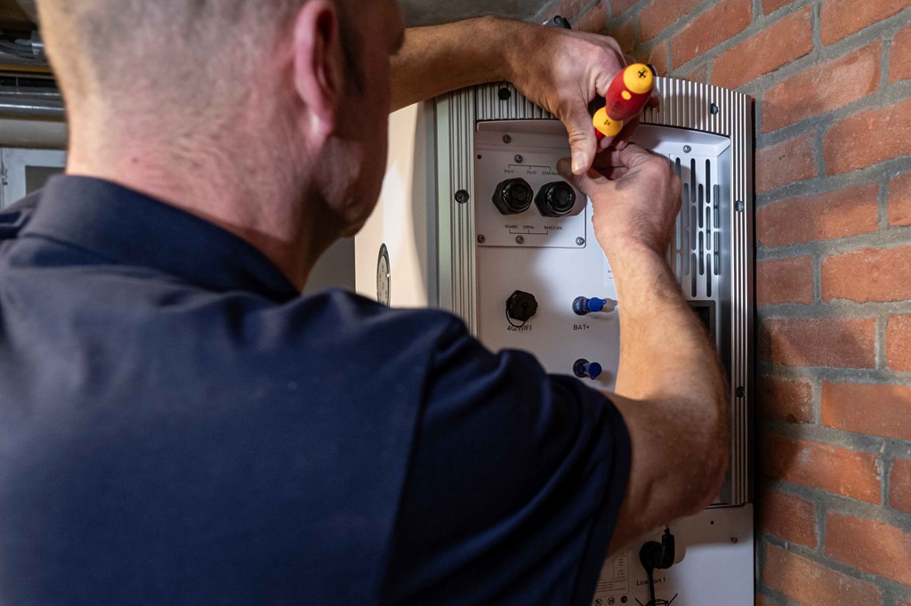 Installatie van thuisbatterij-low res