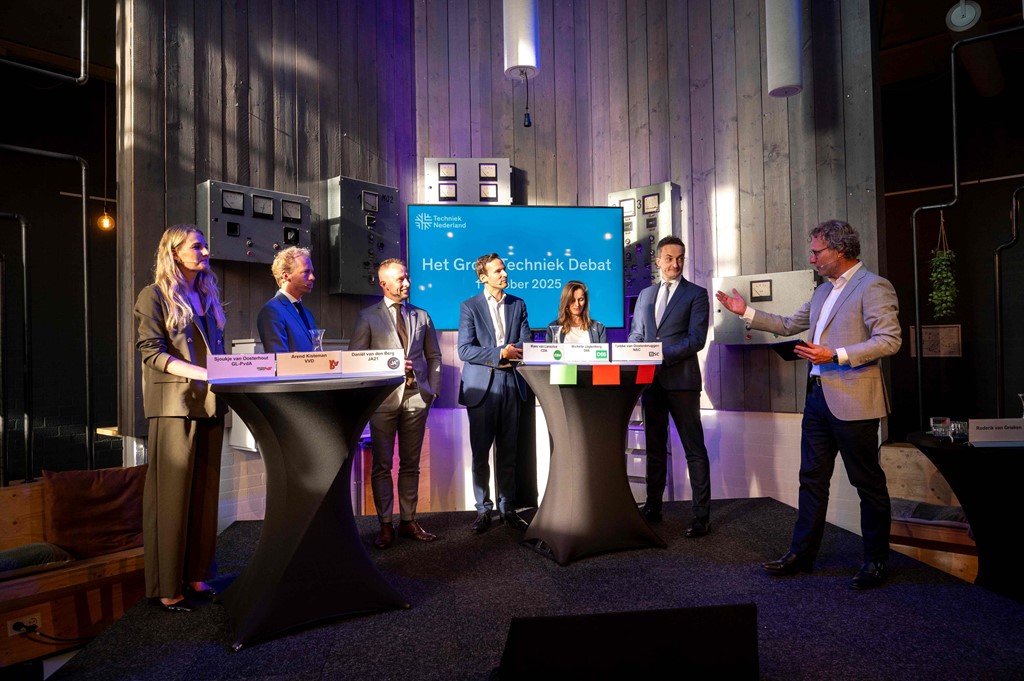 Kandidaat-Kamerleden in debat.JPG