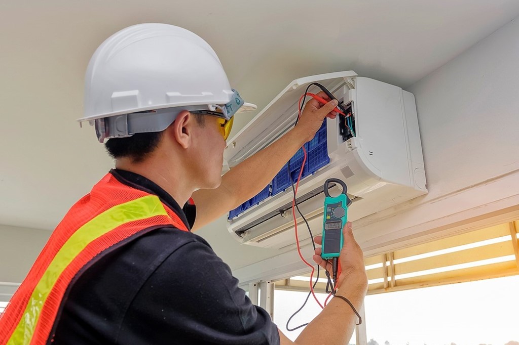 Airco-installateurs hebben het druk web